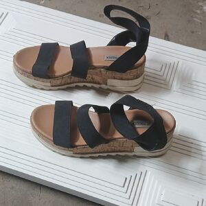 Steve Madden Black Platform Sandals